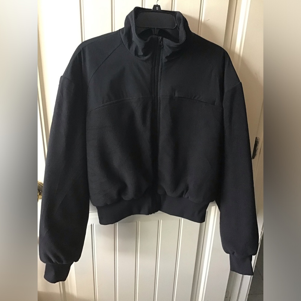 Alo Polar Fleece Cropped Wintry Mix jacket. Size L. Black - Picture 4 of 12